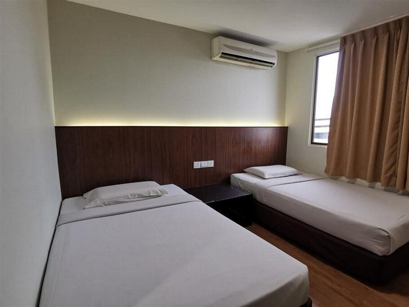 Hotel Holiday Кота Кинабалу Екстериор снимка