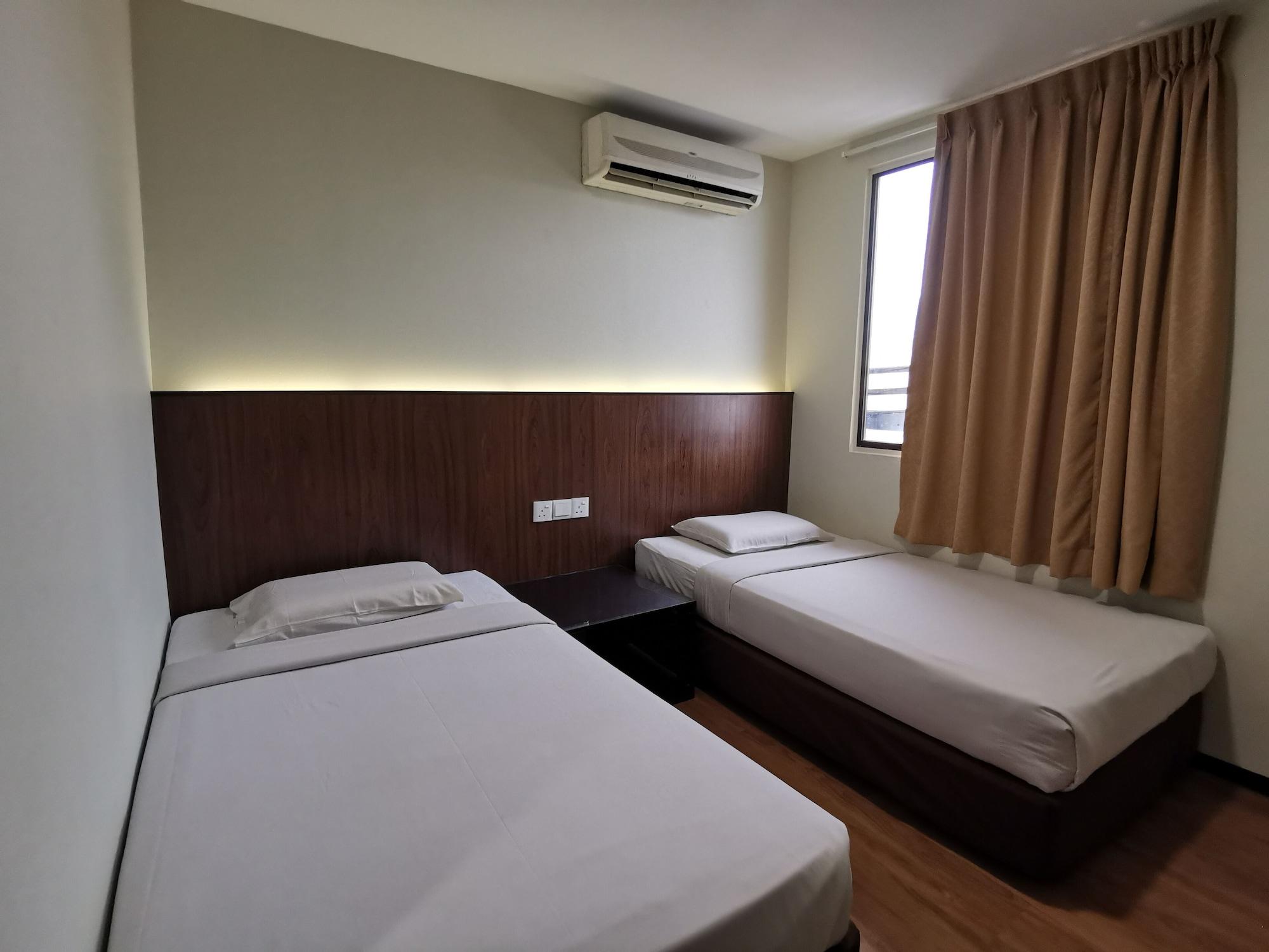 Hotel Holiday Кота Кинабалу Екстериор снимка