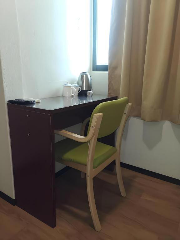Hotel Holiday Кота Кинабалу Екстериор снимка